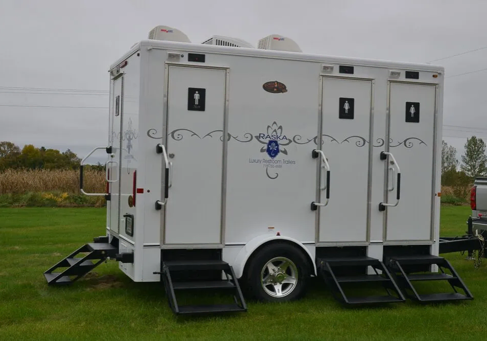 Raska Luxury Mobile Bathroom Rental 3_optimized